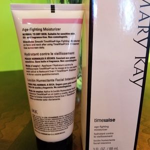 Mary Kay Age Fighting Moisturizer